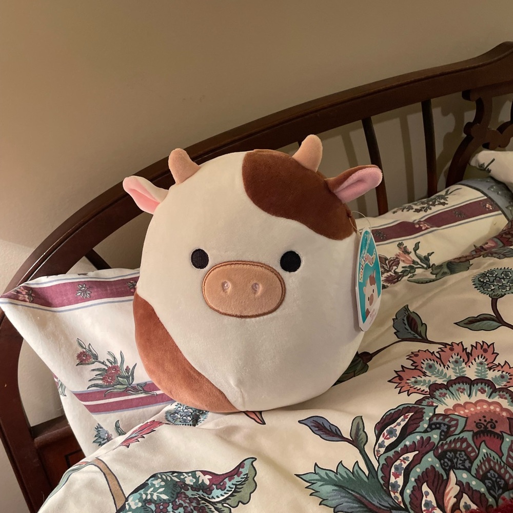 ronnie the cow 8” squishmallow